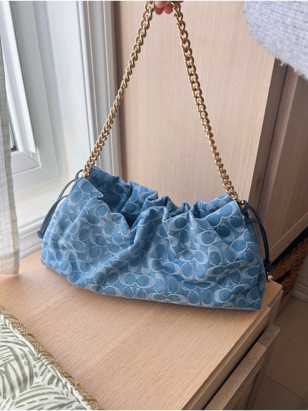 NWTšCoach Women Faye Large Shoulder Bag In Signature Denim CDB97 Chain Gift - Picture 3 of 6